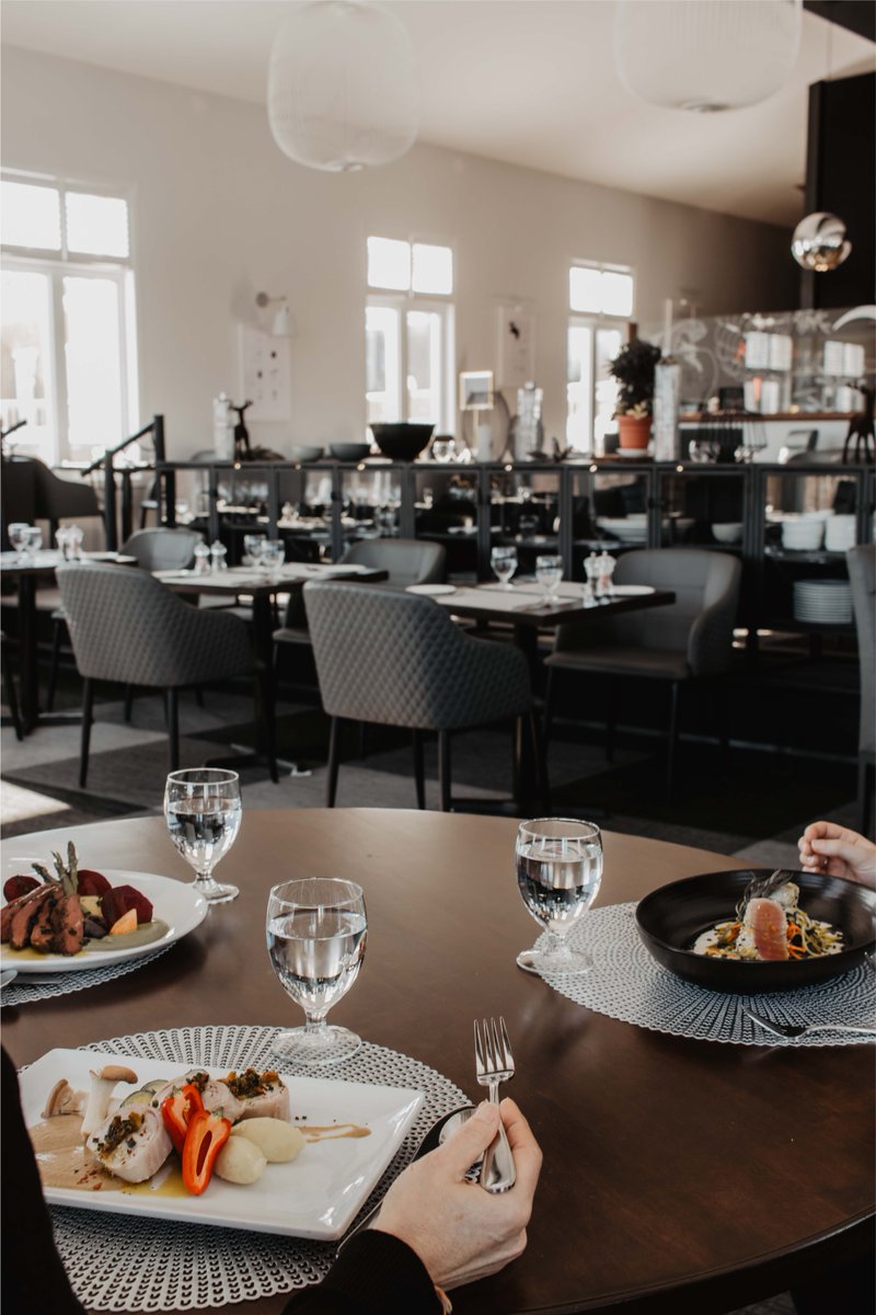 En décembre dernier, notre restaurant s'est refait une beauté. Avez-vous eu la chance de le visiter depuis ? 🍴
Pour en savoir plus sur notre restaurant : spa-eastman.com/fr/eastman/l-e…
