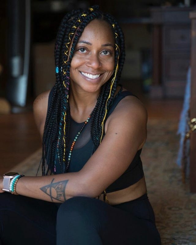 yogafactorytx's tweet photo. Meet Jasson. Yoga has brought a place of belonging and clarity for her, and she wants to share that passion with the world. 
You can find her in our schedule every Sunday at 6 pm. in Plano. 🤗

Her teaching style is powerful, upbeat and usually includ… https://t.co/bqqAvQwdvj https://t.co/Rw7Qf2wiSN