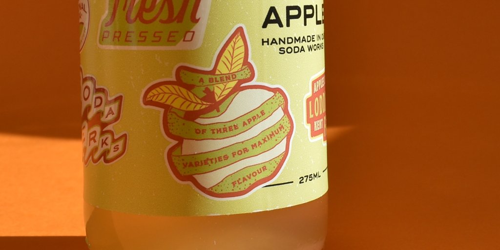 squarerootldn's tweet image. We've been #MakingFresh Apple Soda today with a new blend of Bramley, Braeburn+Evalina varieties 🍏 We take whatever 3 #UKgrown apples are tasting great *right now* +juice 'em right up to create a subtley different blend of natural sweetness. SO LUSH! store.squarerootsoda.co.uk/products/apple…