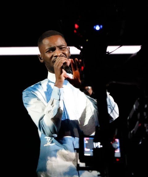 ItsTheMG's tweet photo. Last night at The Brit Awards, Dave won album of the year (Psycodrama) and performed song ‘Black’. After the performance the song saw a 2000% increase in streams, he also claimed Boris Johnson (UK pm) is a racist. 

#Psycodrama #Dave #BritAwards2020 https://t.co/CmrvqynBDu