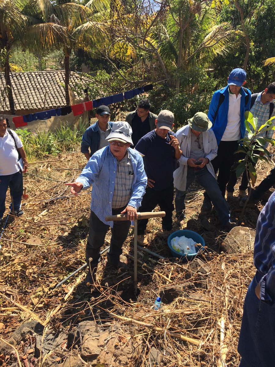 acugolfo's tweet photo. Este día #ACUGOLFO #CRS, en desarrollo la Segunda jornada de Formación de Formadores (FdF) en San Simón, Morazán. Programa de formación en prácticas de Agricultura Suelo y Agua para la adaptación al cambio climático y gestión de la Sequía. https://t.co/6h2kxzzPqo