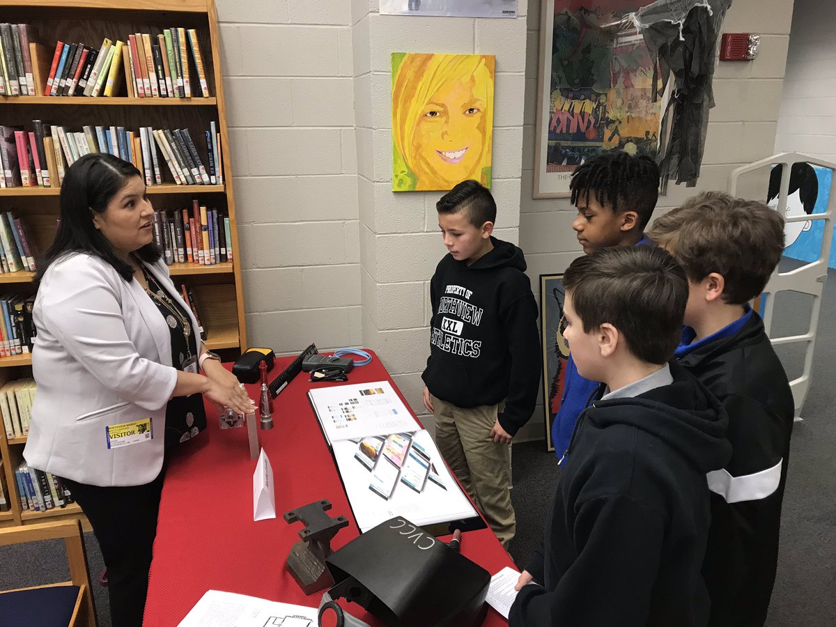 LindeeParsons's tweet photo. #cteweek Northview Career Fair is going strong. We love our community and appreciate volunteers sharing with our students. https://t.co/xMywDKywP4