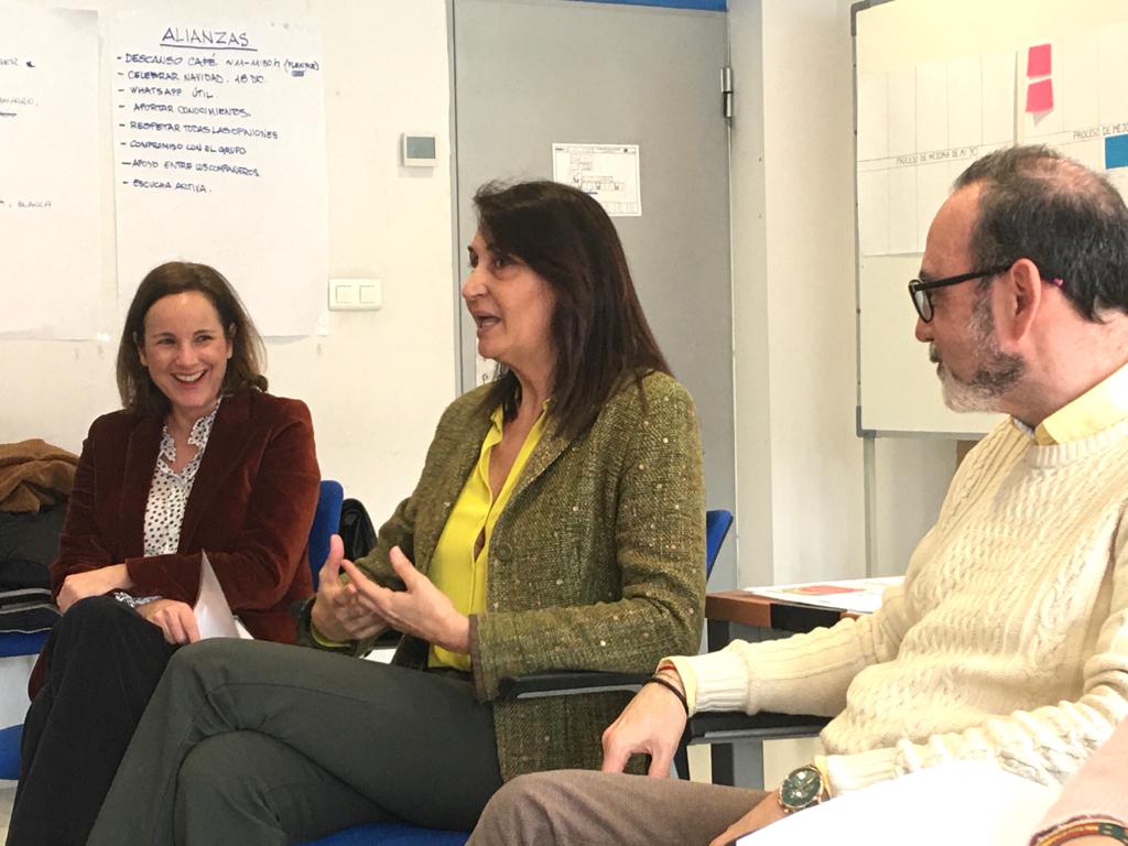 2019Usera's tweet photo. Lanzadera Empleo Senior de Usera organiza mesa de debate para tratar el tema del edadismo con  Elena Cascaste  Presidenta de Generaciona  y  Beatriz Ester Product Manager en Fundación  Mashumano.
#avanzandocontalentoyexperiencia https://t.co/ox9Yg69GeJ
