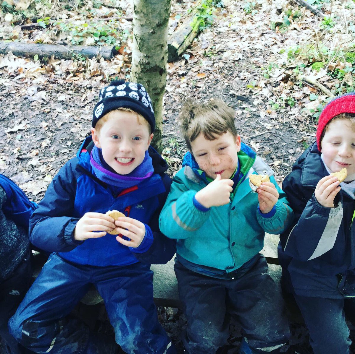 S’mores 🤤

#forestschool