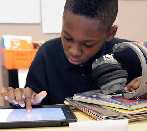 terrienoland's tweet photo. Access to grade-level text is critical for #strugglingreaders. The #LearningAlly #audiobook library has textbooks in science, history, and literature, to keep students inspired to read in school and at home!

Read more on our blog:
https://t.co/d9Qa6yk1el https://t.co/sosDbPe6GF