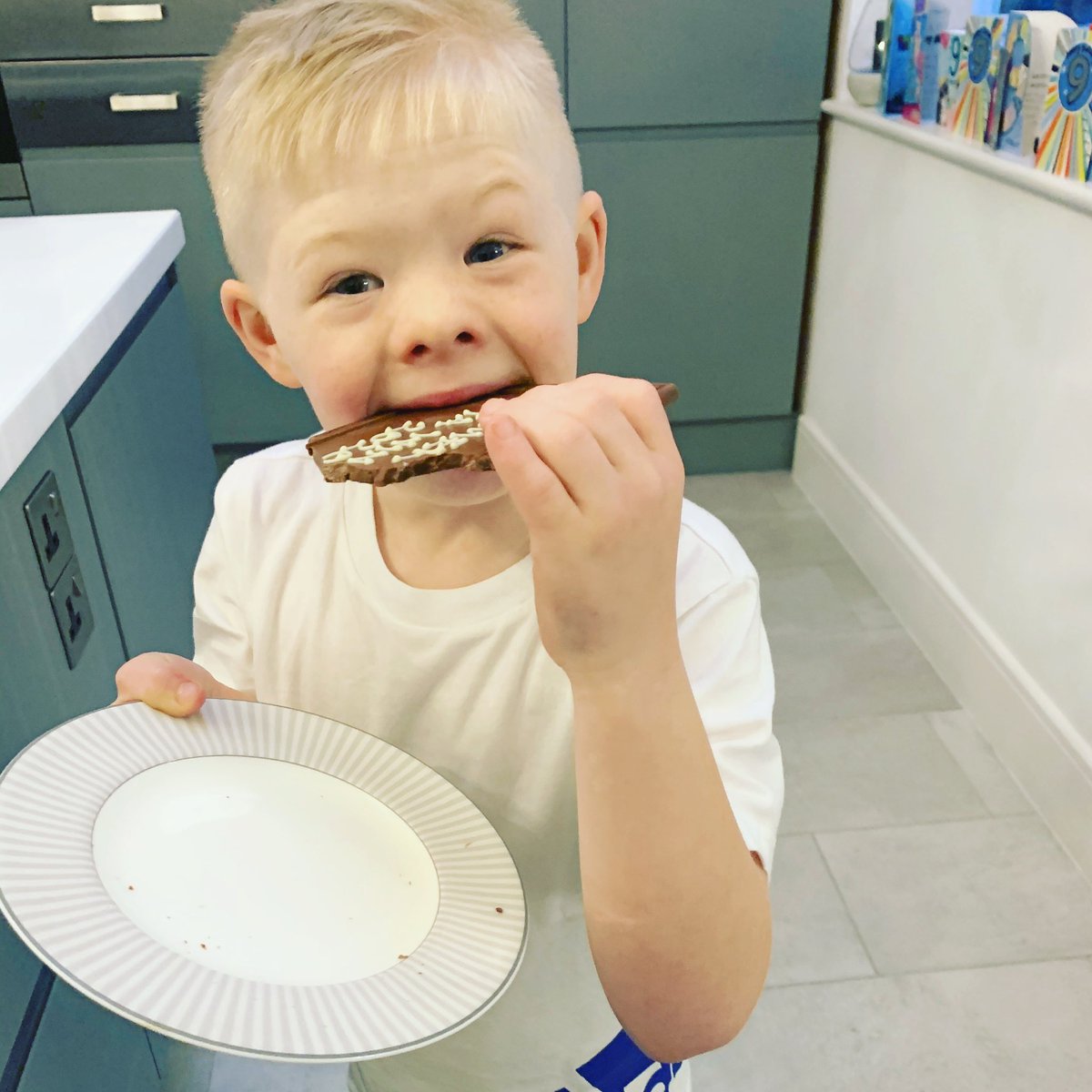 helloharvey's tweet photo. Wow... that didn’t last long 😂😂😂🤦‍♀️ #Emmerdale #leo #chocoholic🍫  #DownSyndrome #inclusion 💙😍 https://t.co/PxG63LSsLn
