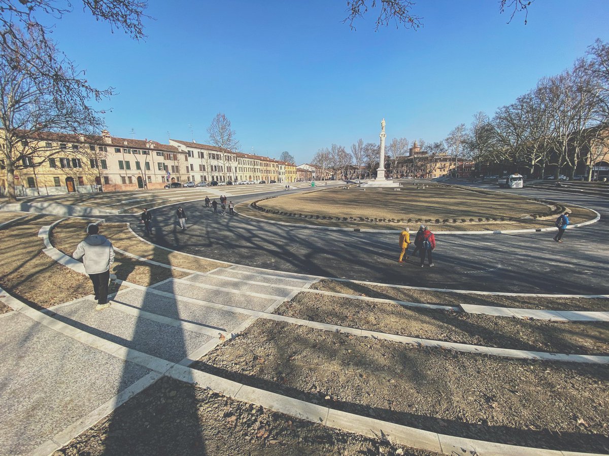 Bentornata #piazzaariostea #piazzario #ferrara