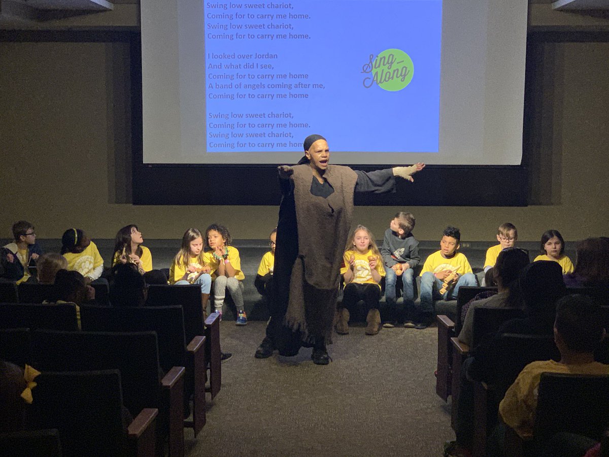 BurkeWildcats's tweet photo. 3rd grade at the Detroit Historical Museum today learning about Slavery. https://t.co/n0GXHSXHdV