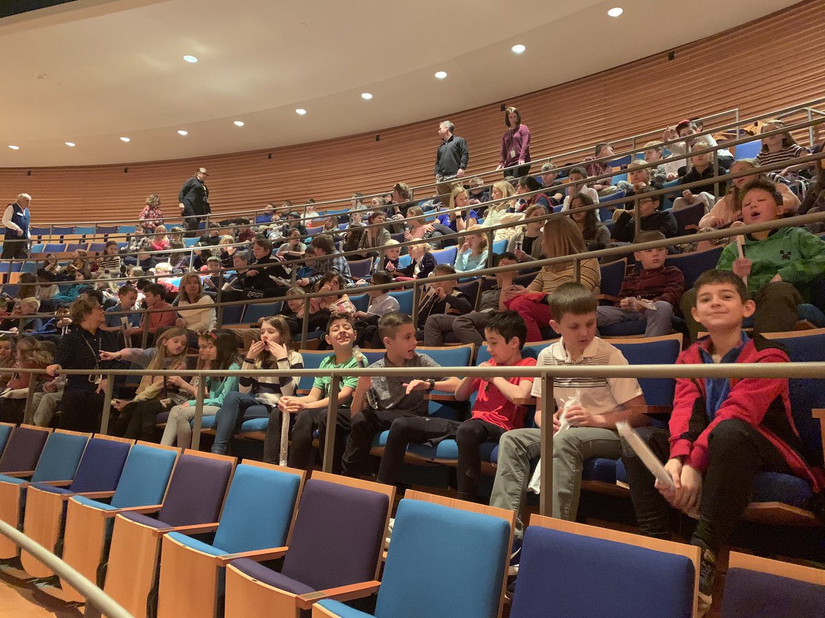 LESMusicRoom's tweet photo. Another successful Link Up field trip! Super proud of these 4th grade musicians! #LESmusic #TeamLES https://t.co/8RGFjBQ0Bg