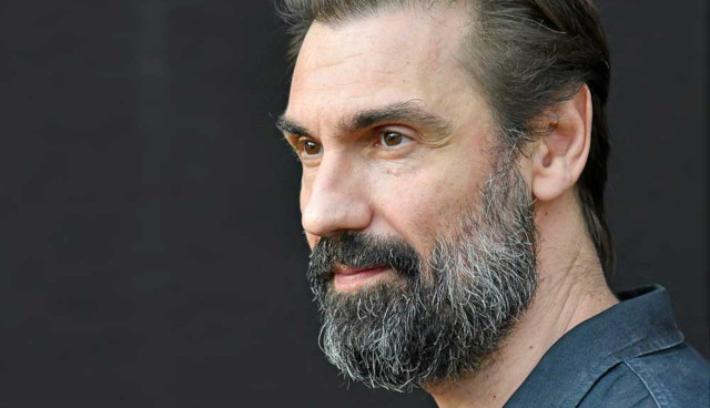 Con il vostro irridente silenzio il nuovo spettacolo di Fabrizio Gifuni sulle lettere della prigionia di Aldo Moro è in scena <a href="/TeatroVascello/">Teatro Vascello</a> fino al 23/02. Vai con i biglietti ridotti del 40%➡️bit.ly/gifuni-teatro-…⬅️