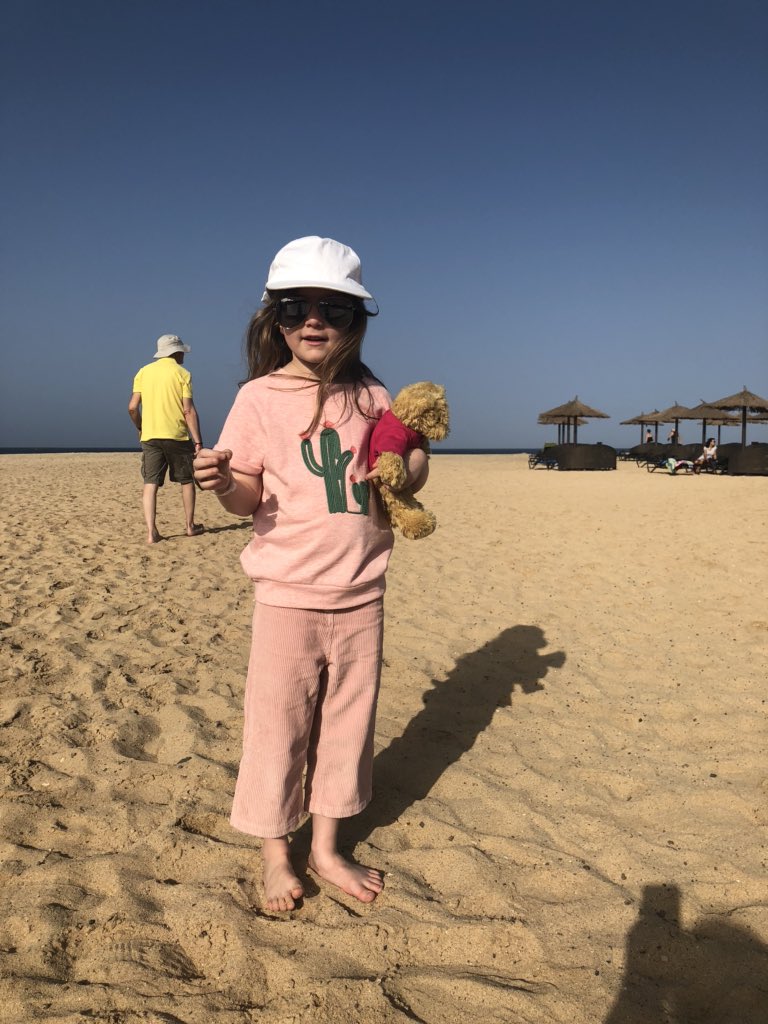 MummyofMaya's tweet photo. Finally made it out to Sal. Thanks @mord743 #TCTed on the beach. https://t.co/RsDXk1JDbR