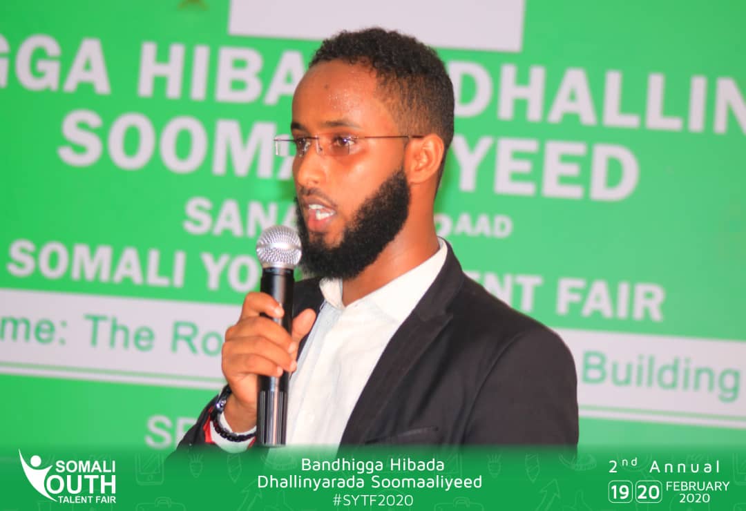 AbdiMal06069927's tweet photo. "Waa inaad ogaataan in masuuliyadi inaga saran tahay dalka inaga ayaa ah hogaankii dhalinyarada ee waa inaan isku tashanaa. Tani waa fariinta aan u gudbinaayo dhalinyarada soomaaliyeed." 
Khadar Xuseen Cali
Madaxa wax soo saarka Moqdishu cable TV. https://t.co/S9QB4Am7M7