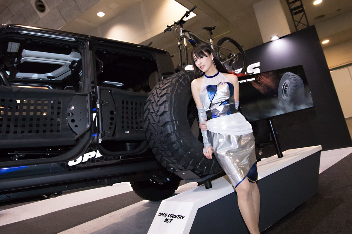 atsu44444's tweet photo. 大阪オートメッセ2020（2020.02.14）　TOYOTIRES　水口みかさん（４）

この角度のいい表情の顔と手を後ろに回してるナチュラルな感じ。良いです♪😍

#水口みか　#TOYOTIRES　#トーヨータイヤ　#大阪オートメッセ2020　#OAM2020 https://t.co/lE0qnKfXXc