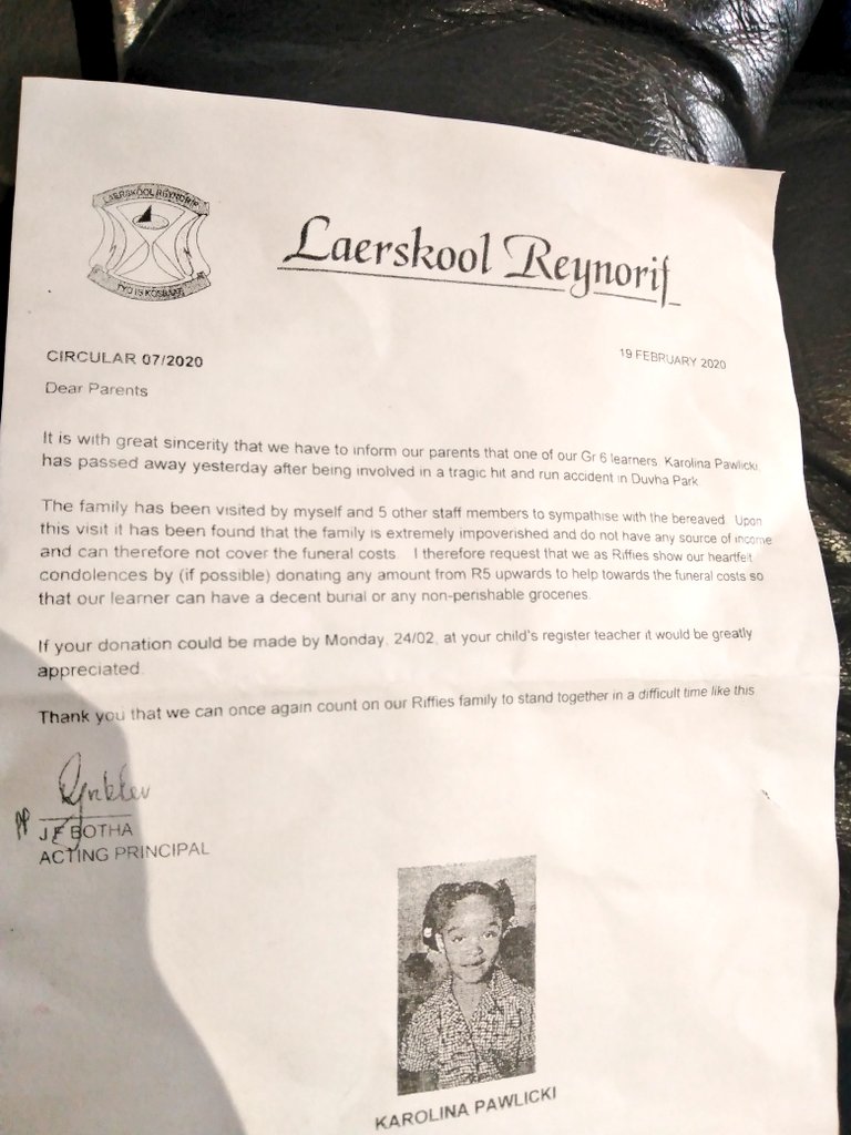 TshiamoTracy18's tweet image. Baby girl died yesterday. "Hit and Run"
She lives with her granny, her parents passed on a long time ago and there's no income at home. 

Please retweet for donations 😔
Your help will be appreciated ❤️🙏

Please DM if you're willing to help.
