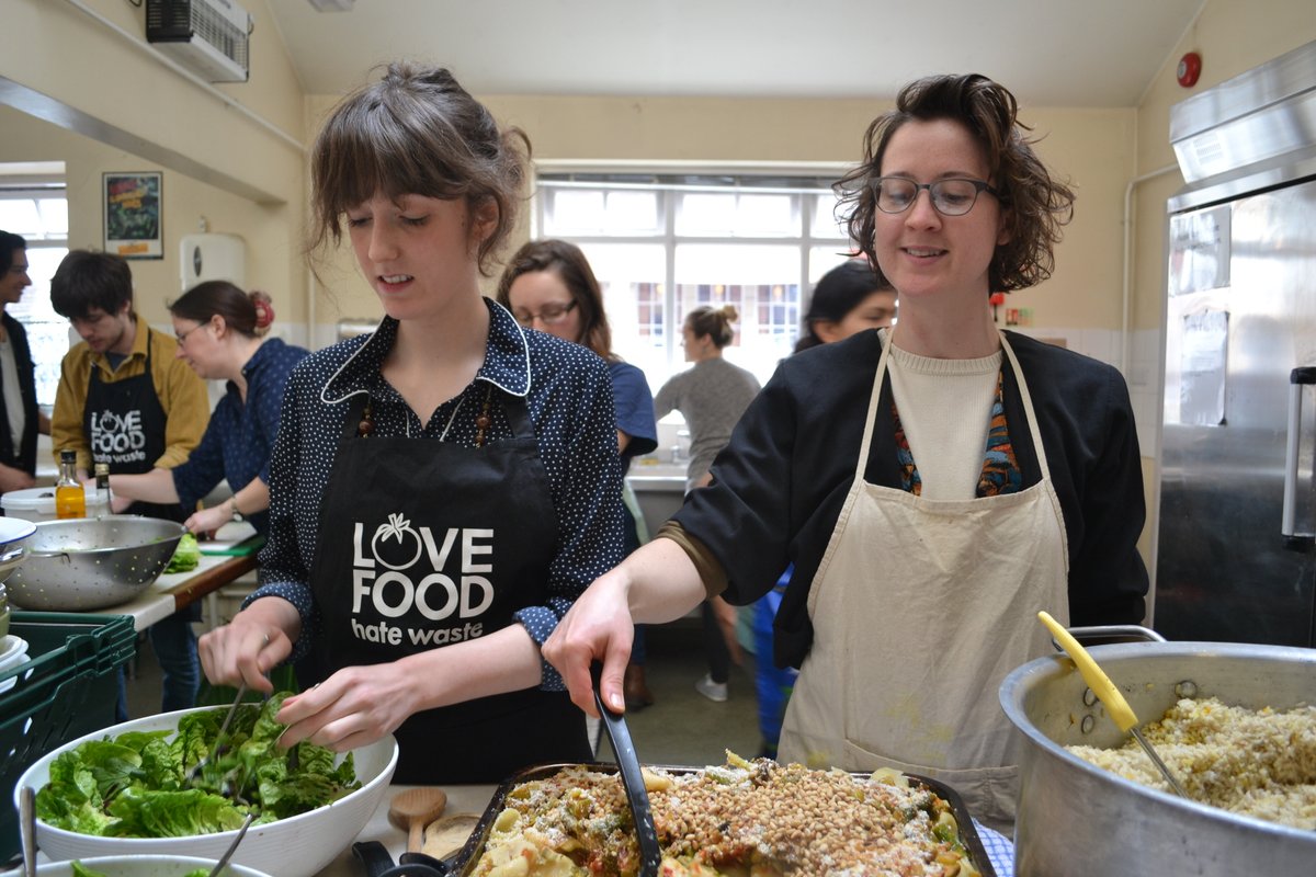 Daily Info tweet media