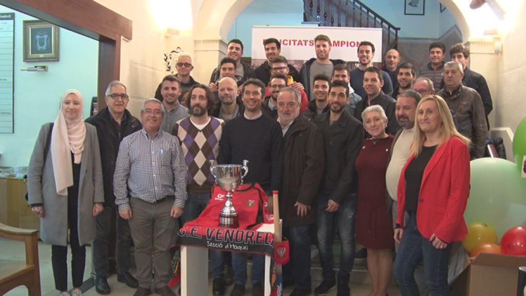 RTV EL VENDRELL (@rtvev) on Twitter photo Els campions de la Copa de la Princesa reben un merescut homenatge a l'Ajuntament <a href="/okcevendrell/">Club d’Esports Vendrell</a> rtvelvendrell.cat/els-campions-d… #okprincesa #okplata #oklliga Els campions de la Copa de la Princesa reben un merescut homenatge a l'Ajuntament <a href="/okcevendrell/">Club d’Esports Vendrell</a> rtvelvendrell.cat/els-campions-d… #okprincesa #okplata #oklliga