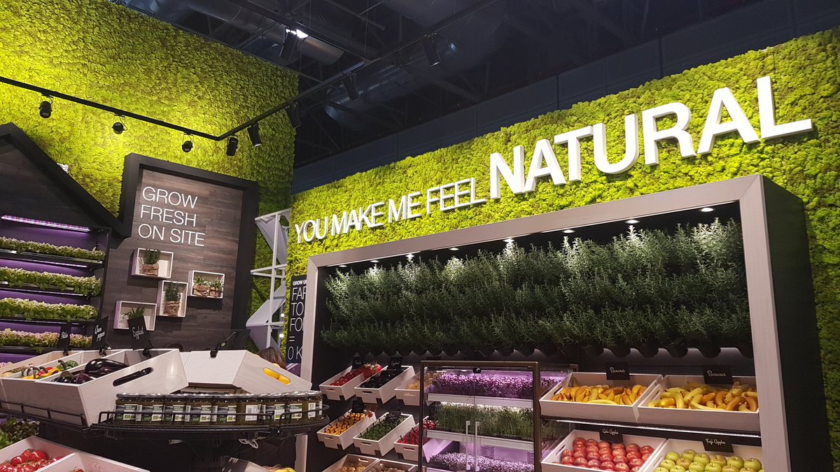 FreshPointMag's tweet photo. #verticalfarming in store
con grow unit di insalate
e #microgreens

Diverse le novità nelle soluzioni
che @wearecefla 
ha presentato @EuroShop 

#staytuned per la videointervista su #fpmag https://t.co/6aYFH1Q3Wg