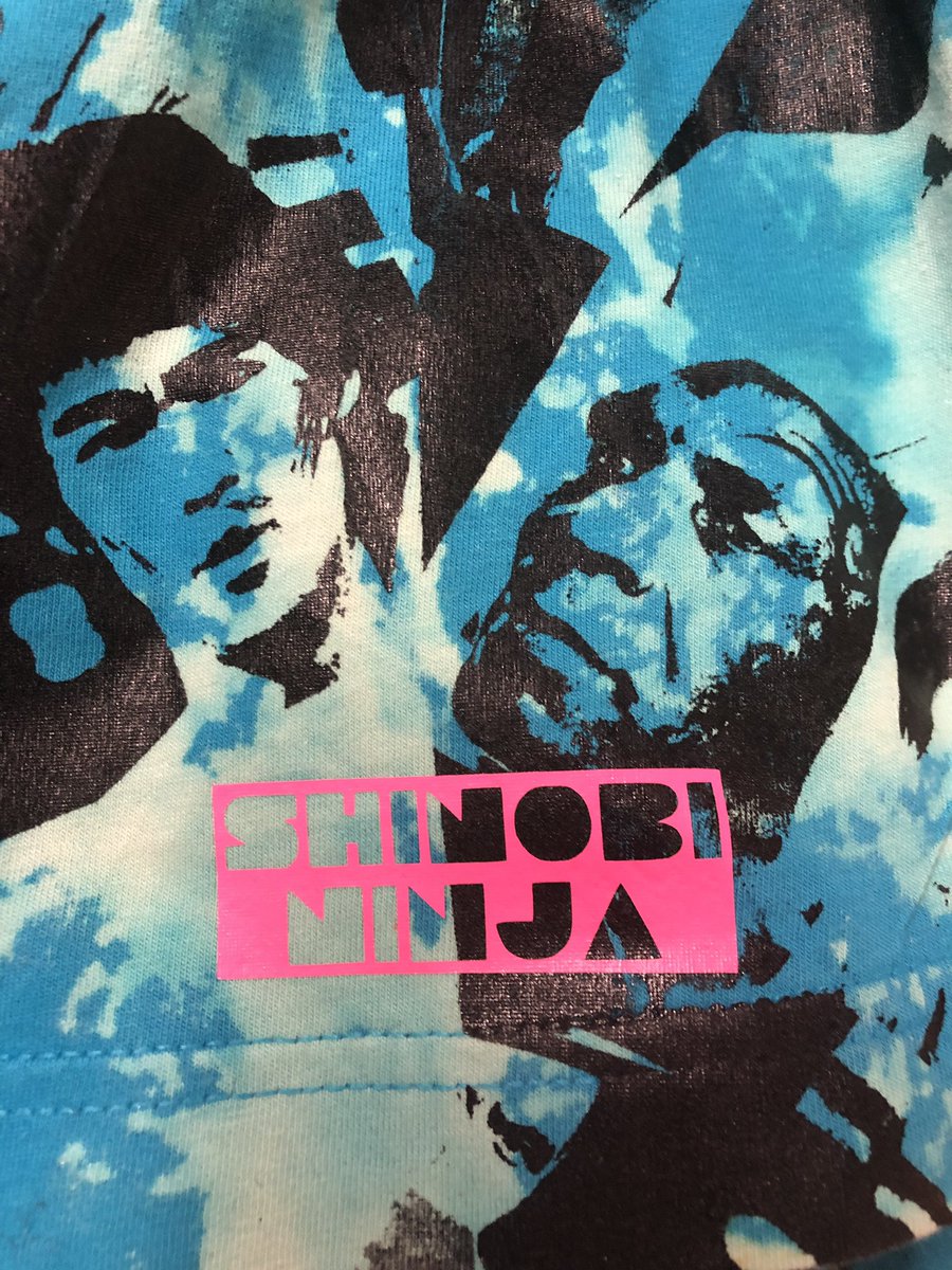 XShinobiNinjaX's tweet photo. NEW PIECE! 😃 Pop Faces Bleached Blue Shirt (XL) 2 Made https://t.co/ahYQBby9su #shinobininjaclothing #davidbowie #lindaperry #baberuth #basquit #warhol #peeweeherman #hulkhogan #thecrow #thejoker #kingdiamond  #ralphkramden #archiebunker #jacktripper #sophiapetrillo https://t.co/SFCLua7J4Q