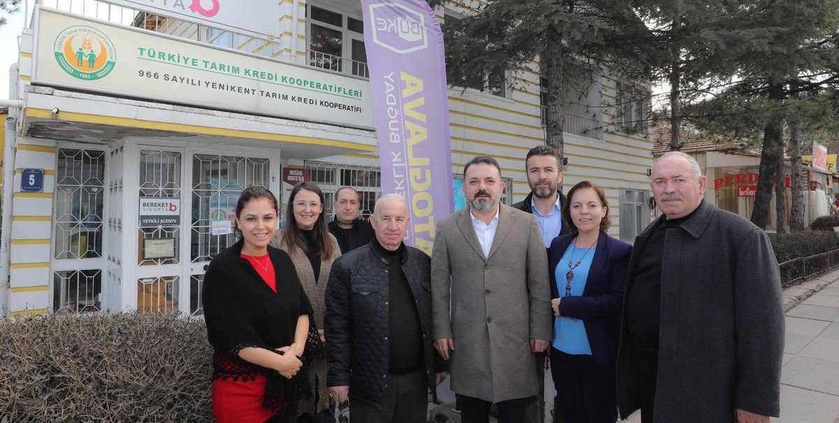 MuratErcan0606's tweet photo. Yenikentimizin değerli esnafına hayırlı işler diledik. Sokakta güneşli havanın tadını çıkaran vatandaşlarımızın halini hatrını sorduk. Yenikent için tüm beklentileri birebir konuştuk.
#HerŞeySincanİçin https://t.co/YGdVqd9Xuj