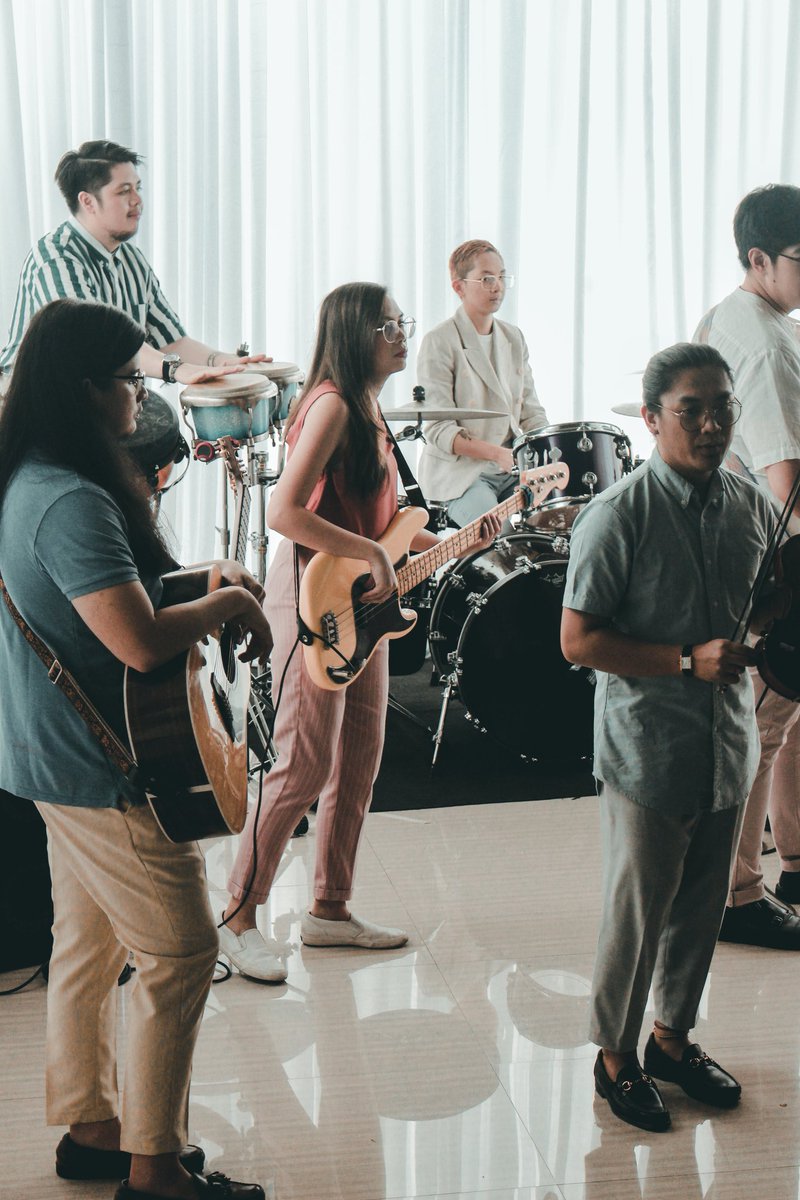 BenAndBenBTG's tweet photo. 2 days to go before the #MasyadoPangMaagaMV release.
Sino excited mawasak? 😂
Meanwhile, keep on streaming #BenAndBenFallMV:
https://t.co/YDabpTSNxR
💛💙
#thismeansiloveyou #lovecreatively #puhon https://t.co/VLgtjcGGwE