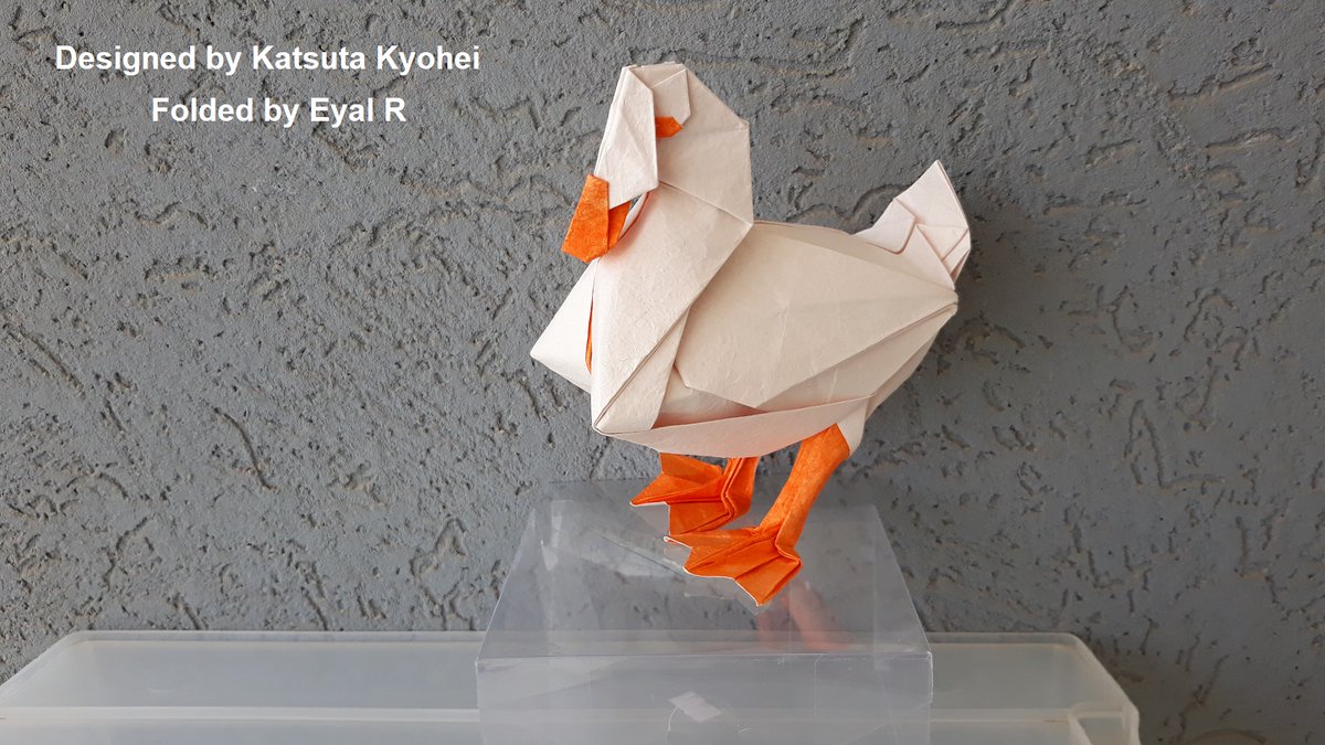 Duck- designed by <a href="/Kyohei_Katsuta/">勝田恭平／Katsuta Kyohei</a> .
Folded by me from Momigami 35*35 cm, from Nicolas Terry's origami shop.
origami-shop.com/en/momigami-xm…
Diagrams from Katsuta Kyohei's new book- Highly recommended!
origamihouse.jp/book/original/…