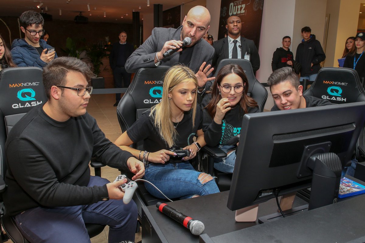 nicolomirra's tweet photo. Ammetto che dopo aver visto agli #InterDays #JulioCesar fare dei Tik Tok con Alice De Bortoli e Sofia delle Rive sono indeciso se iniziare anche io ๐ Non vedo l'ora di vivere altri eventi del genere con #InterQLASH #InterEsports ๐ค๐ https://t.co/NZLsSfrYPI
