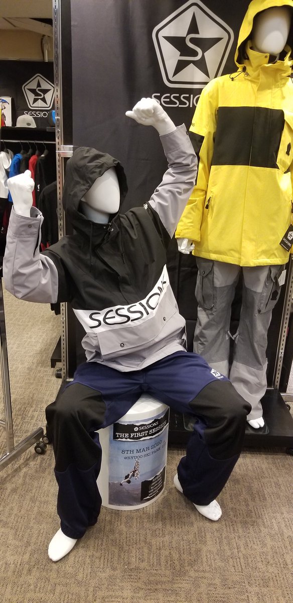 SUFFICE_MAE's tweet photo. SESSIONS 2020-2021
このブランド今のうちに着たもん勝ちのかっこよさよ❗
#JapanSnowExpo
#INTERSTYLE
#JSE
#インタースタイル
#パシフィコ横浜 https://t.co/2C0E7lWEXb