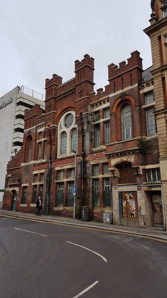 PeakEngineers's tweet photo. Visit 1 in trying to rescue and restore this #Sheffield #landmark.
#restoration https://t.co/9L6qHfIlZs