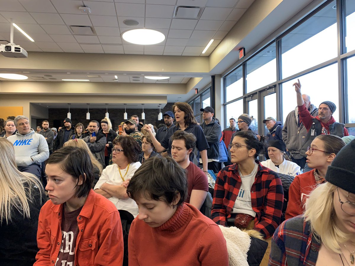 oydsaofficial's tweet photo. Oberlin College’s motto is #LearningandLabor but OC are telling custodian and dining workers that they have three months left on the job. Working people are paying the price for admin’s financial mismanagement — learning & labor both suffer.
Good thing Oberlin is #UnionStrong! https://t.co/KvXYxWZQtC