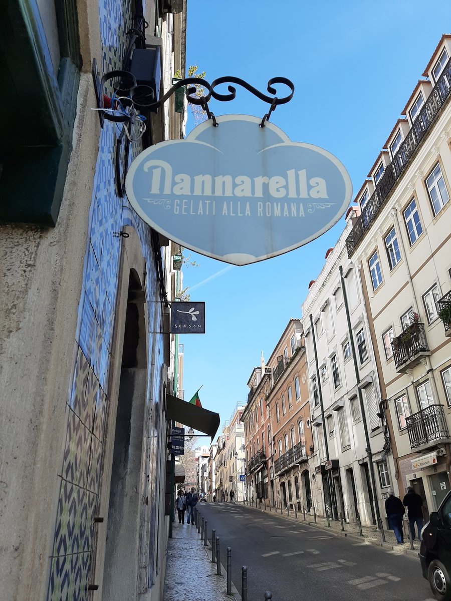 conallmulhern1's tweet photo. Great recommendations in the beautiful city of Lisbon, tasty morsels all round!👌👍 @PhilRosenthal https://t.co/rQZqCeenH0