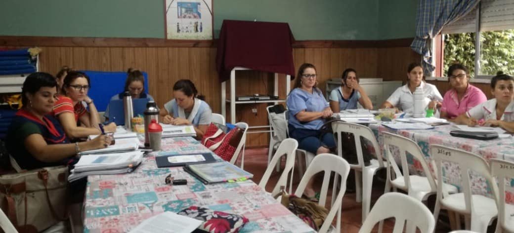 CIIEPila's tweet photo. Docentes de Jardín de Infantes, Psicología CyPS y Educación Especial en mesas de trabajo capacitándose en las áreas de enseñanza Ambiente Natural y Social y Prácticas del Lenguaje
Dirección de Formación Permanente CIIE https://t.co/qqxSSbWzX4