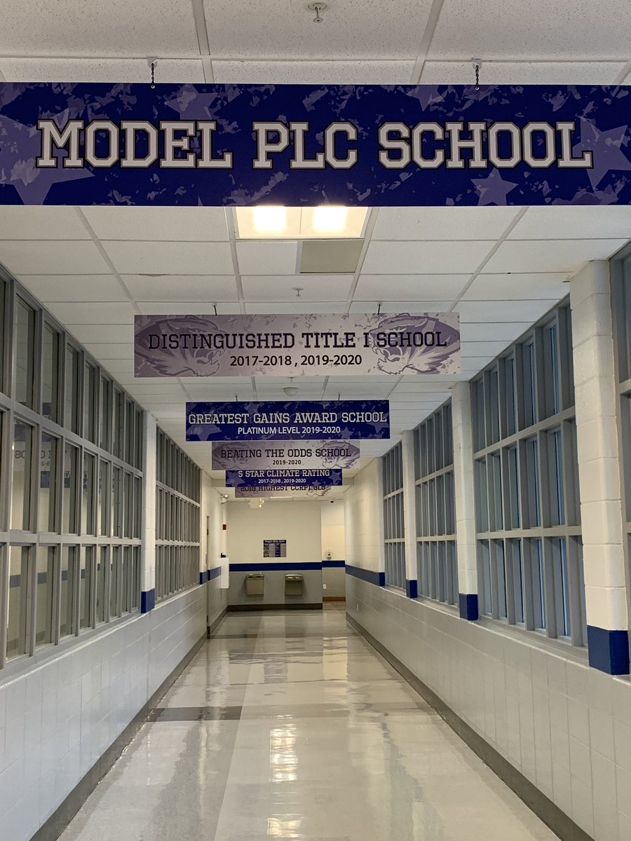 ringgoldmiddle's tweet photo. Look at our new Recognition Hallway! 👏 https://t.co/uz3M76re2h