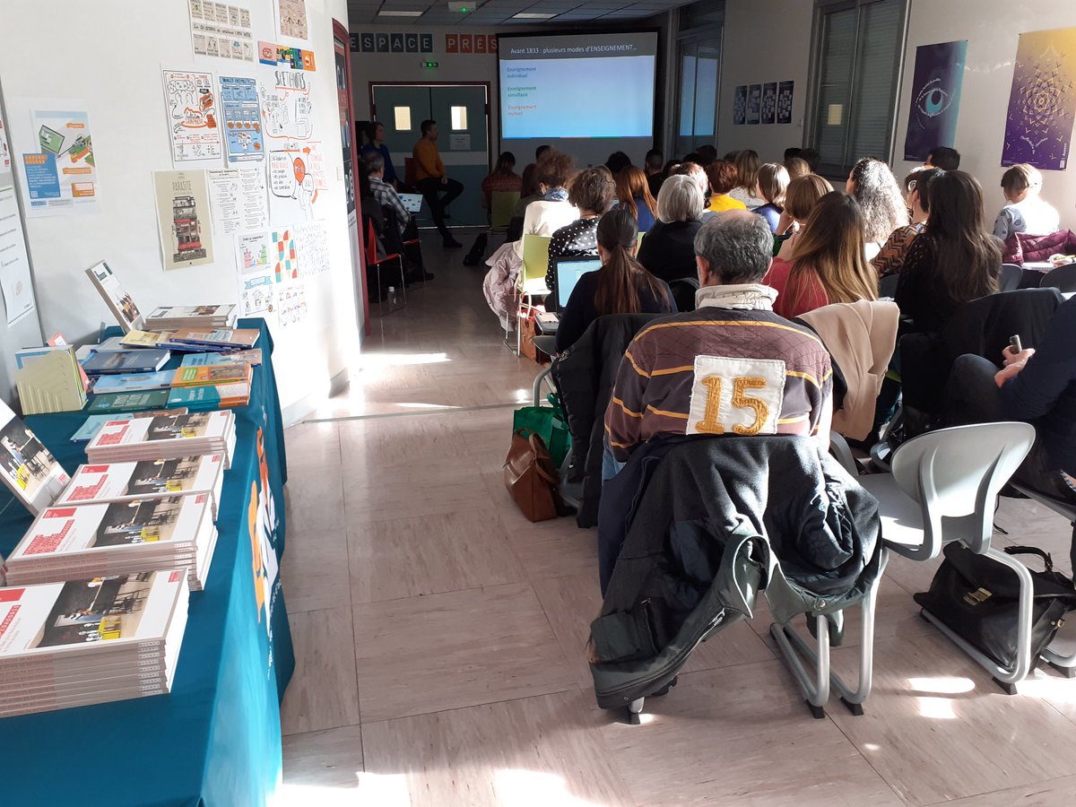 PhilMillet's tweet photo. #ConfFailletBara @VFaillet traite avec beaucoup d'humour les étapes de l'innovation pédagogique en montrant que rien n'a changé dans la plupart des changements apportés dans les classes quand la pédagogie reste figée... https://t.co/oCm0kd0A50