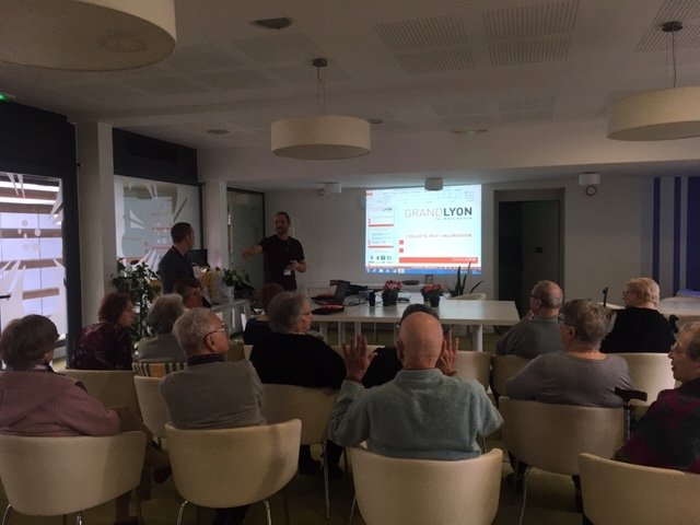 Une journée #okboomer #seniorsactifs <a href="/senioriales/">Senioriales</a> 
on commence par la gym douce en présence du #cdos69 qui étudie l'Activité Physique Adaptée <a href="/LabSenioriales/">LAB Senioriales</a> , ensuite un déjeuner en toute #convivialité et on finit par l'#ecologie avec une sensibilisation au tri par <a href="/grandlyon/">Métropole de Lyon</a>