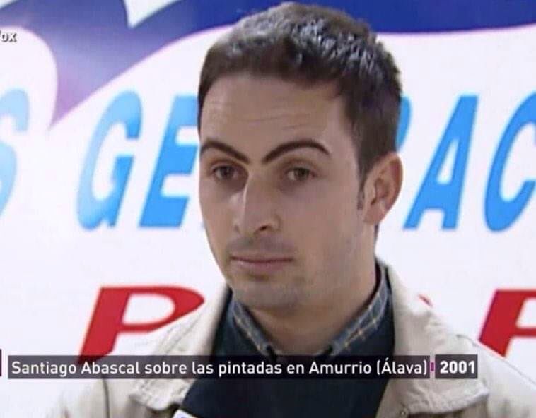 Antifaxismoa's tweet photo. Oroimen Historikoa 2001 #Amurrio #Aiaraldea #Araba
#FckPP #FckVox Faxismoa Akatu https://t.co/oFVAhXc8TS