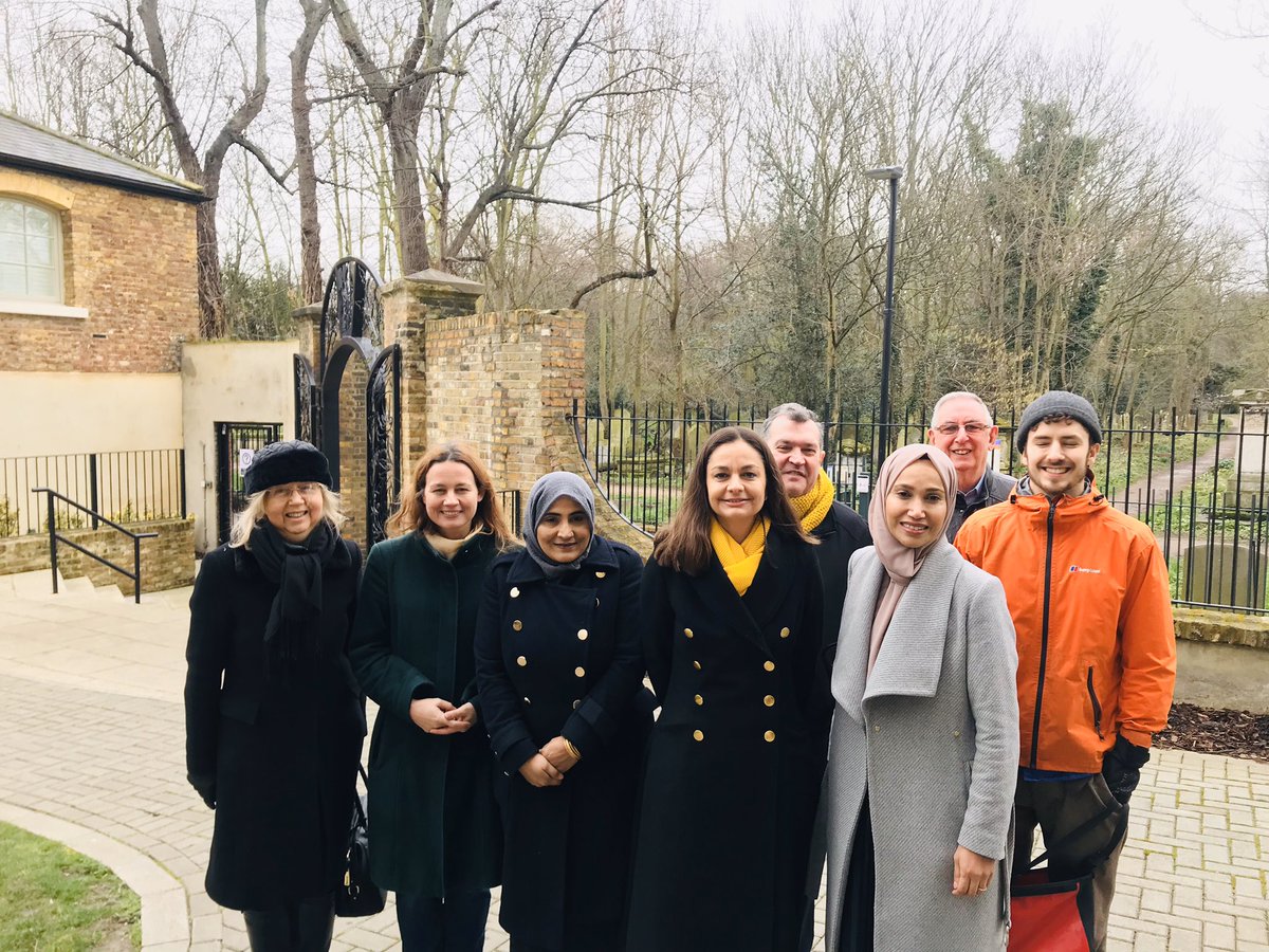 Lovely to welcome <a href="/RabinaKhan/">Rabina Khan</a> <a href="/OllyGrender/">Olly Grender</a> @SiobhanBenita to St Clements today. We also heard from <a href="/jusna07/">Jusna Begum</a> about the campaign for CLT homes on #CableStreet - hopefully bringing more permanently affordable, community-led homes to #TowerHamlets