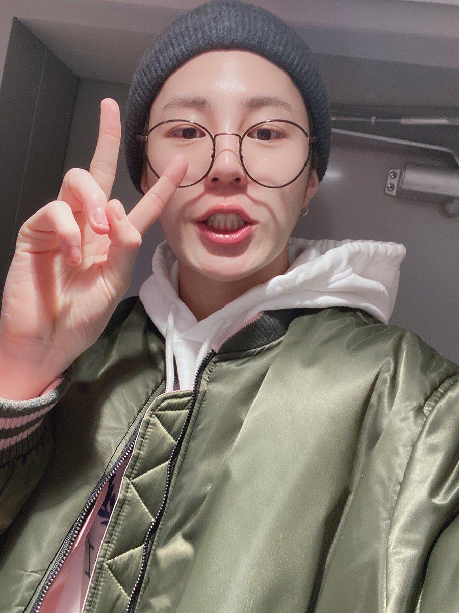 gooreumseng's tweet image. 보고싶어요 #하늘 ~