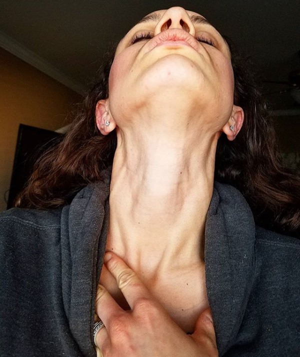 lacravater0uge's tweet photo. #neckfetish
#neckmodel https://t.co/4vPCn2HscE