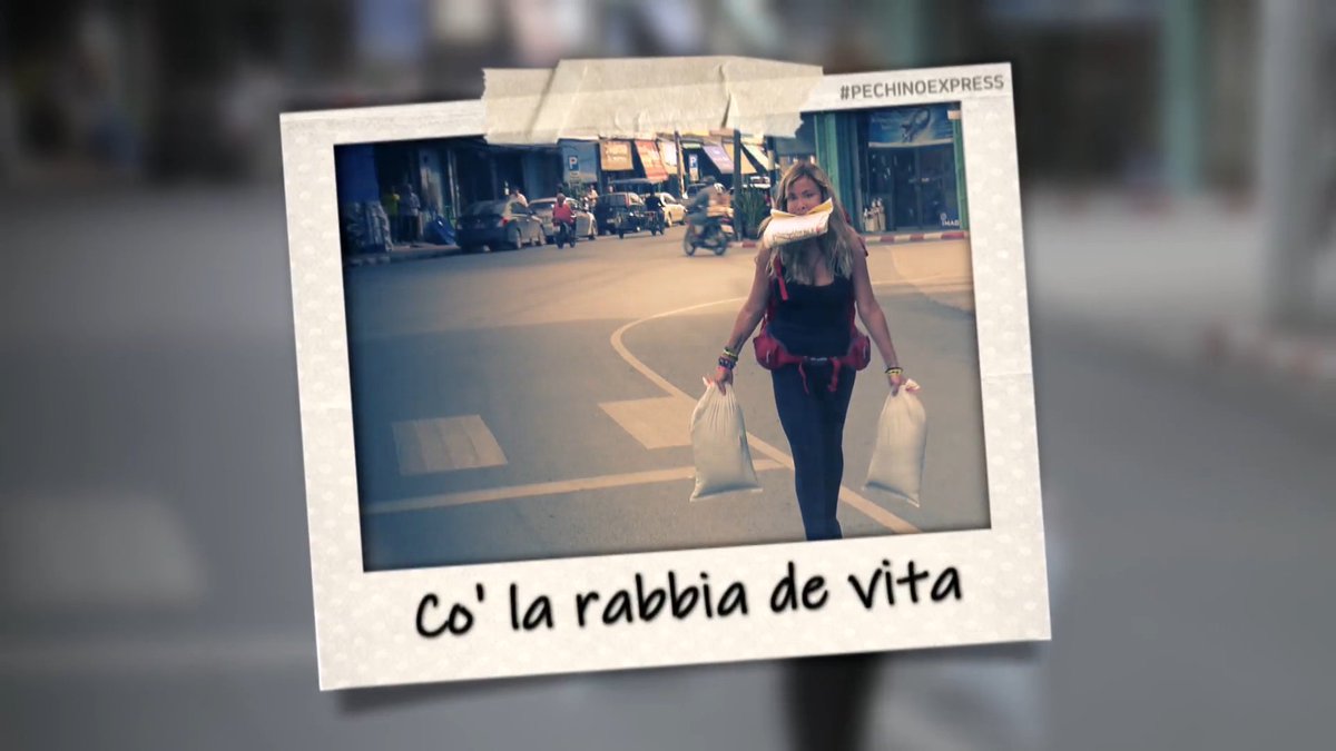 PechinoExpress's tweet photo. Direttamente dalla Thai Fashion Week! πΉπ #FigliedArte @CdGherardesca #Rai2
Oggi ore 14.40 la replica della seconda puntata di #pechinoexpress su @RaiDue https://t.co/pdMiCM44Rt