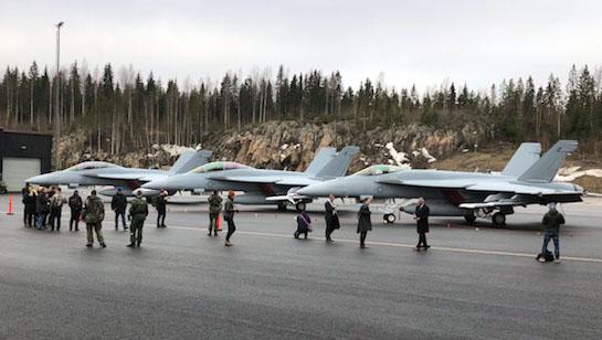 The F/A-18 #SuperHornet and #EA18G Growler are no strangers to the cold. Designed to perform even in the harshest of environments, these jets are stretching their wings in Finland for the #HXChallenge. #HXhanke