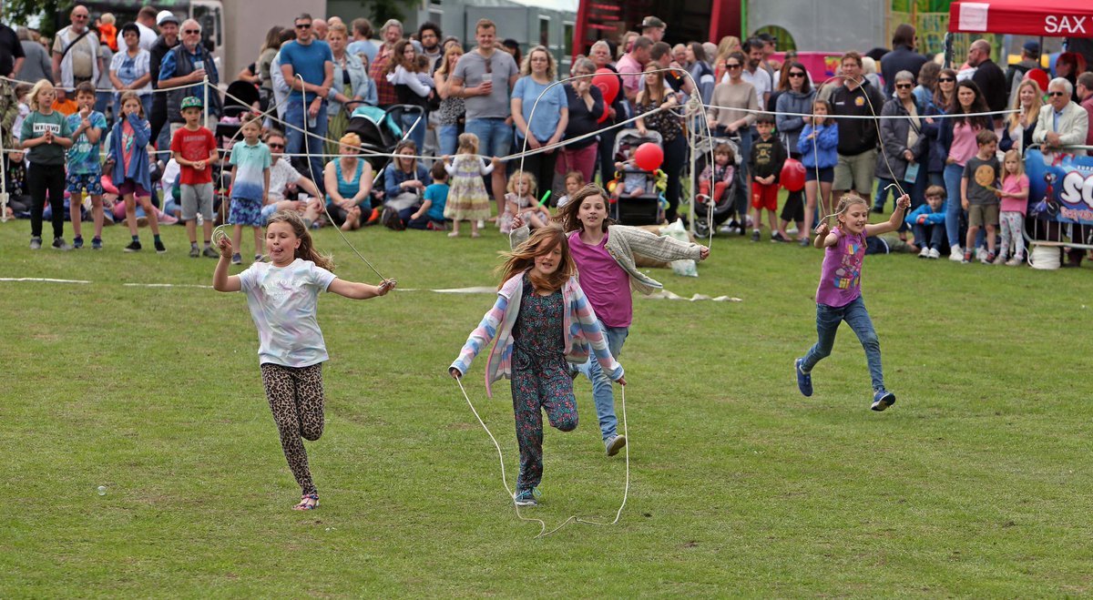 Action from the skipping race on Gala Fest Monday!