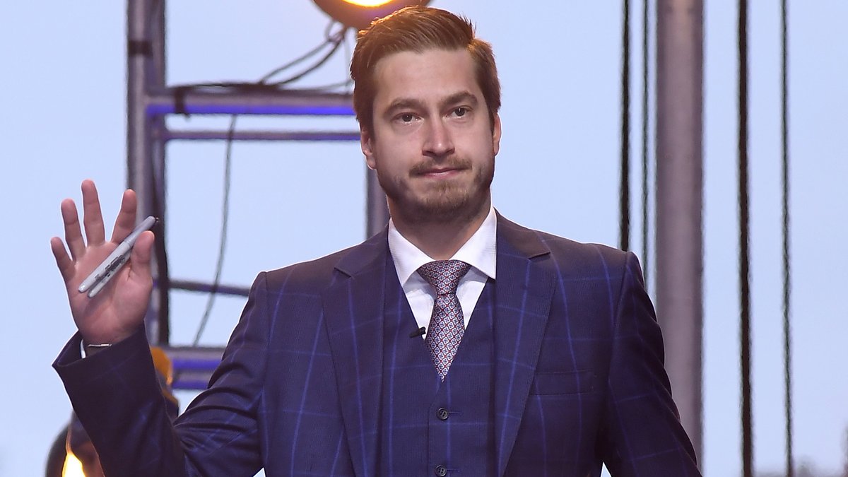 It's a #SupremeWellDressedWednesday! RT these snapshots of the boys looking sharp for a chance to win a $250 gift card from <a href="/SupremeMensWear/">Supreme Men's Wear</a>!