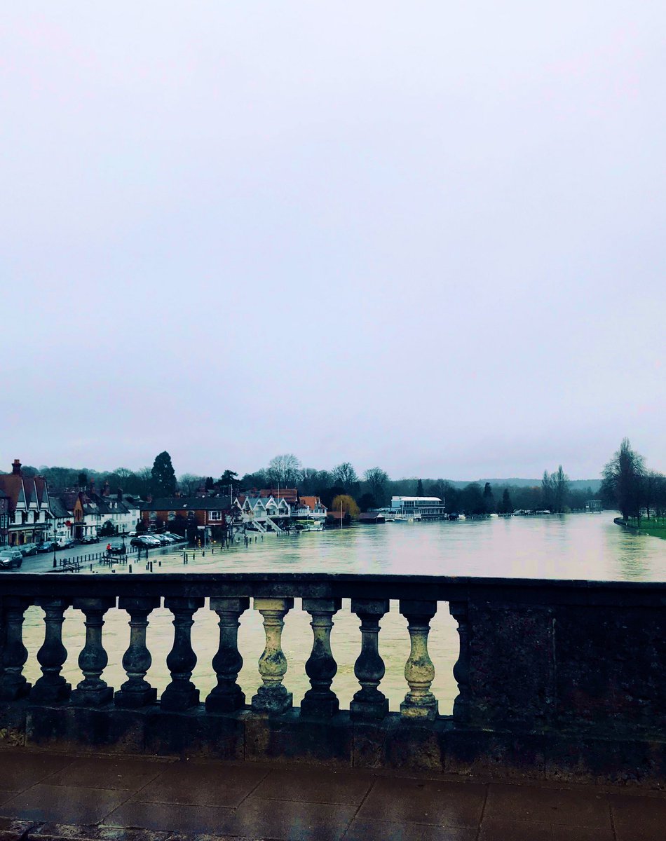 MsRMerry's tweet photo. On the road and driving through more storms to reach the @marshcommuk #teams in #Reading and #Oxford today.. treated to a moody view complete with grey skies and high waters in #beautiful #HenleyOnThames 

#UKSouthTour #OpsLeadLife #ShareYourDay #OneTeam #RiverThames #Flooding https://t.co/rSCVyvOePj