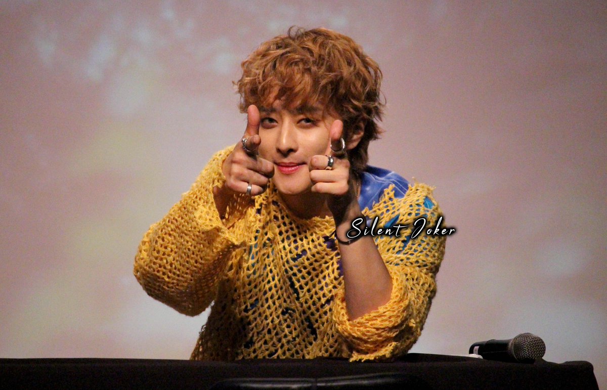 silentjoker19's tweet image. 👈😏👈
#KARD #KARD_Bomb_Bomb #BombBomb #KARD_밤밤_Bomb_Bomb #카드 #Jseph #제이셉