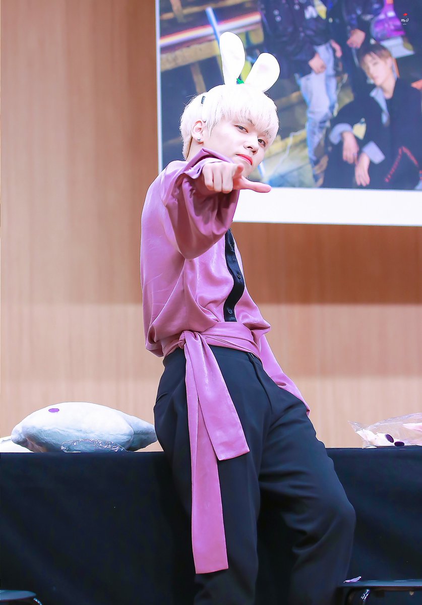 ME_U_ONF's tweet photo. 191026 TCC ๐
์ ํ ๋จธํ?
#รํ #U #YUTO #ๆฐดๅฃ่ฃๆ #์ #์ ํ #ONF #ONOFF #์จ์ค์คํ #Whyuto @WM_ONOFF https://t.co/KNacR1Mgdl