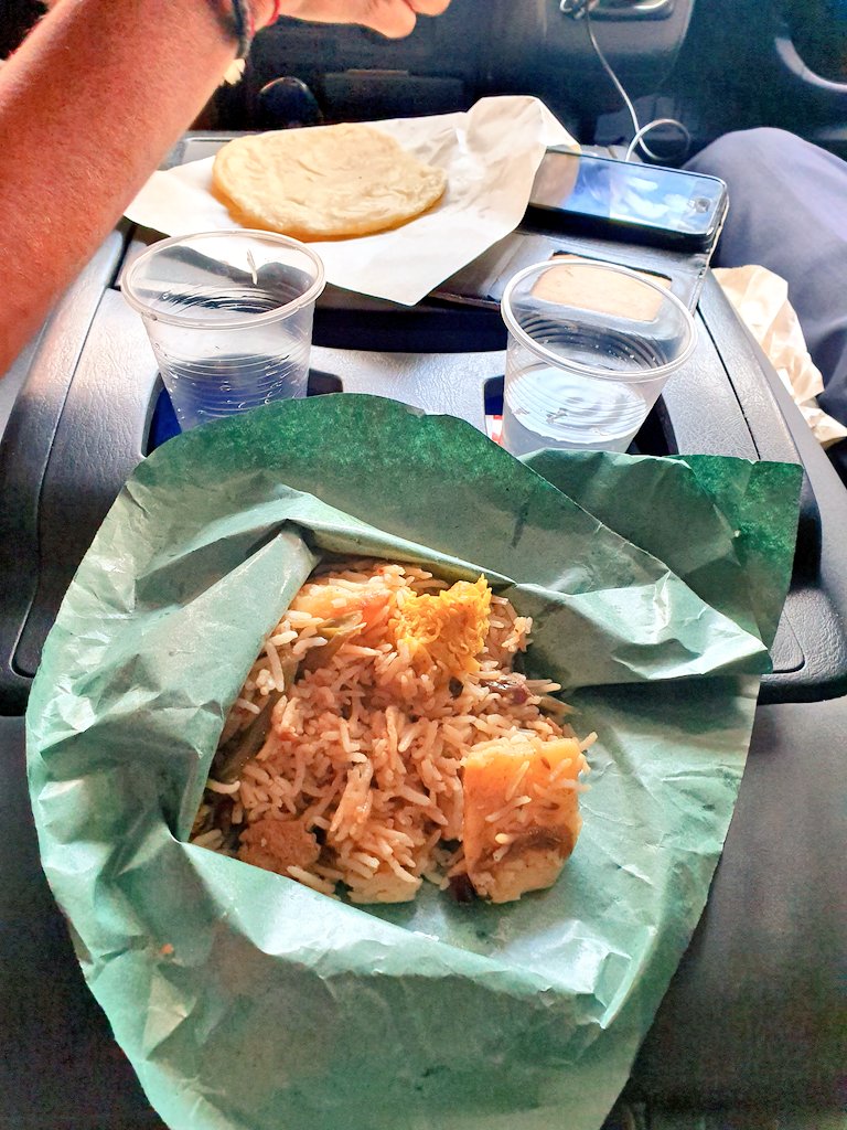 salpatel786's tweet photo. #Pulley #Saadham or #Tamarind #Rice with #potato #curry #puri and #lemonwater being offered for #Mahashivratri2020 #pilgrims all along the route to #GangaTalao as they walk with chariots to #GrandBassin #MahaShivMandir #Mauritius #RatherBeInMauritius #sabcnews #sabckzn https://t.co/RJ2U6Z19Hs