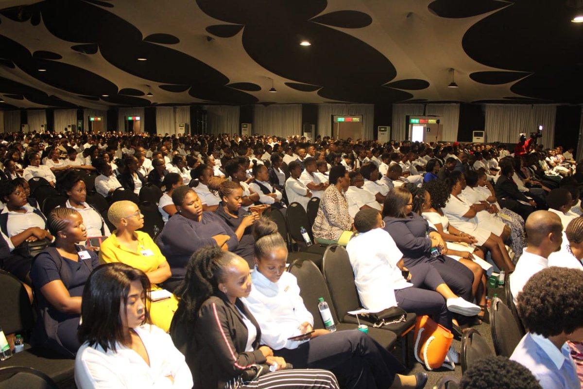GautengHealth's tweet photo. A beautiful day. MEC @bandilemasuku and the Gauteng Health team have gathered to welcome 707 medical interns, 987 Community Service Nurses, 200 student nurses, 550 combined allied health community service professionals and 232 community service medical officers. https://t.co/BMIrmJQZyQ