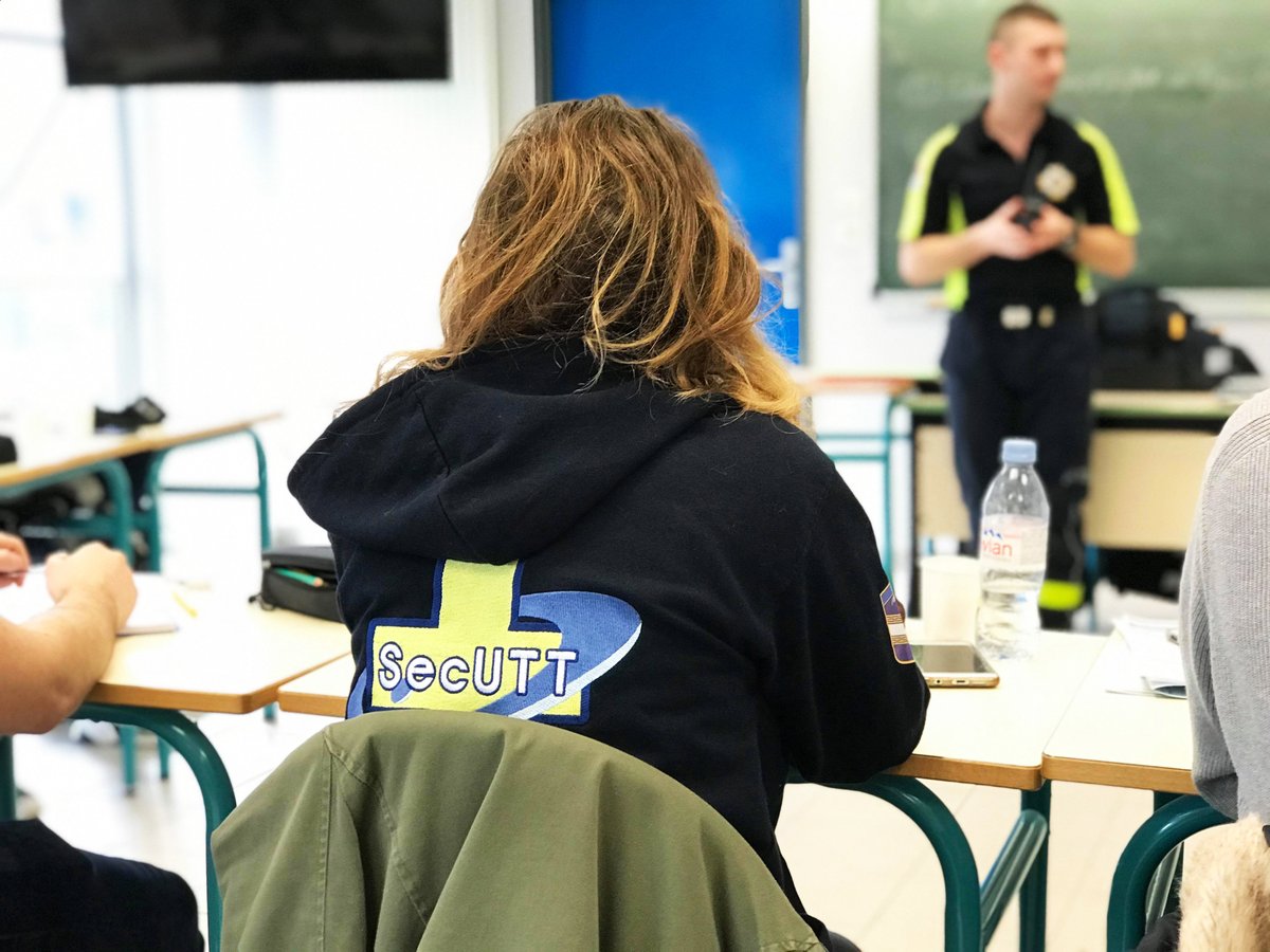 UTTroyes's tweet image. Cette semaine est synonyme d'apprentissage pour 12 de nos étudiants, qui, tout au long de la semaine, suivent une #formation d'une durée totale de 28h (par #SecUTT) dans le but d'obtenir le #PSE2: Prévention &amp;amp; Secours en Équipe de niveau 2 &amp;amp; de devenir ainsi, équipier-secouriste.