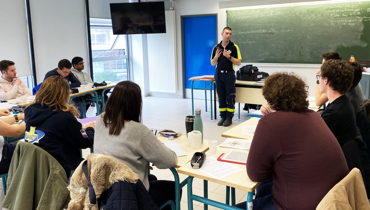 UTTroyes's tweet image. Cette semaine est synonyme d'apprentissage pour 12 de nos étudiants, qui, tout au long de la semaine, suivent une #formation d'une durée totale de 28h (par #SecUTT) dans le but d'obtenir le #PSE2: Prévention &amp;amp; Secours en Équipe de niveau 2 &amp;amp; de devenir ainsi, équipier-secouriste.