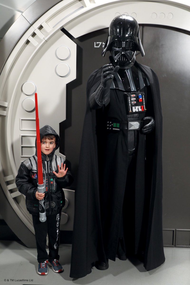 Grifter080's tweet image. #MyStarWarsMoment the little lad meeting the main man for the first time @DisneylandParis
